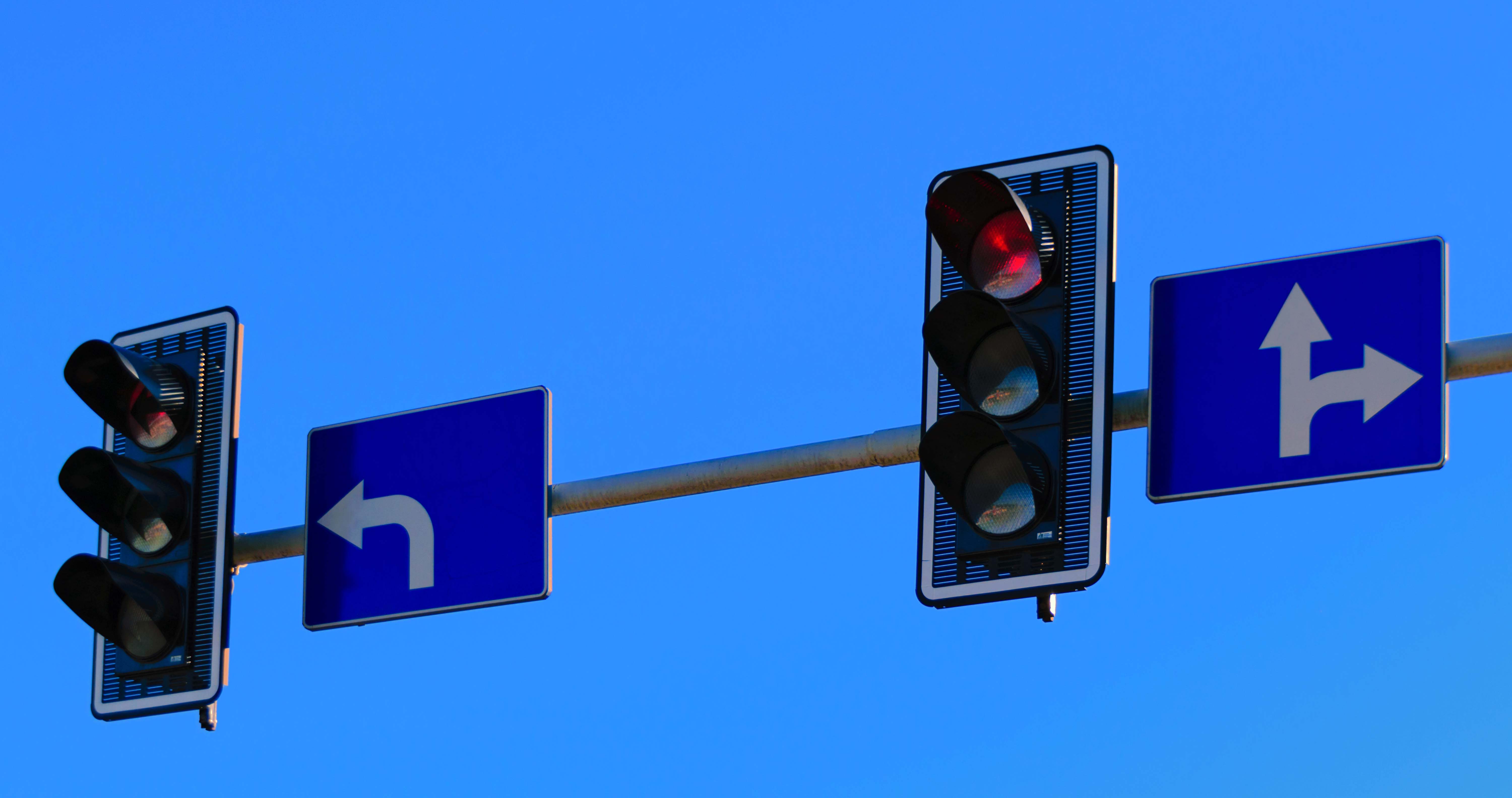 Traffic lights at the crossroads